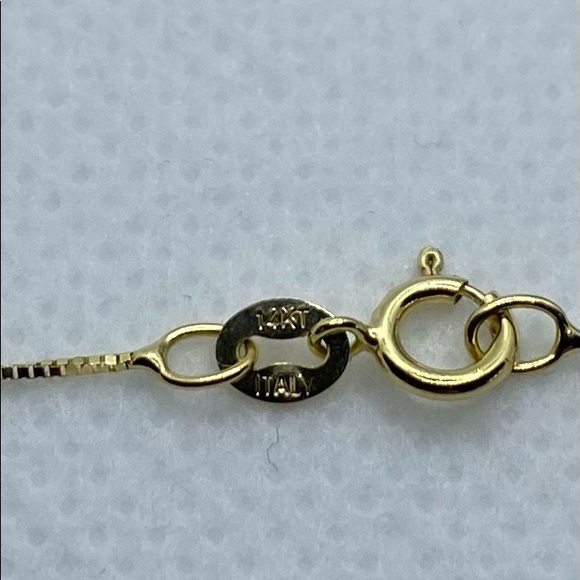 14k diamond Hamsa hand necklace - Picture 3 of 5